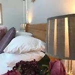Elizabeth House 4*