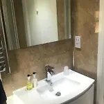 Elizabeth House 4*