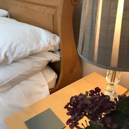 بيت ضيافة Elizabeth House ويتبي