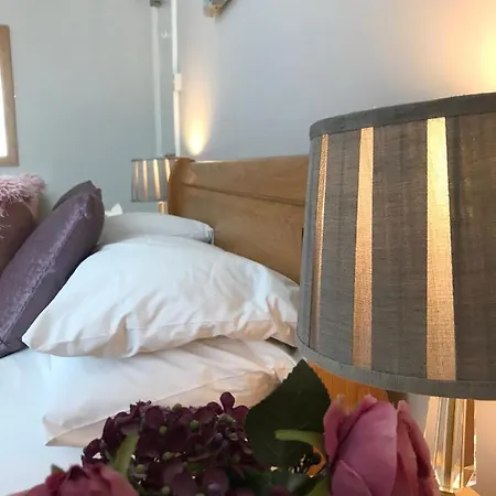 Elizabeth House 4*